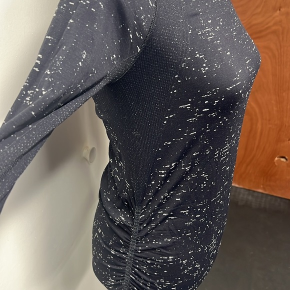 Athleta long sleeve lightweight black and white work out tee - Picture 3 of 8